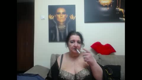 Snapshot of naughtykorin chatting on March 15, 10:27 pm korin online show from March 15, 10:27 pm