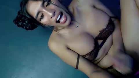 Snapshot of naughtylilslut69 chatting on April 21, 1:42 am J A N E online show from April 21, 1:42 am