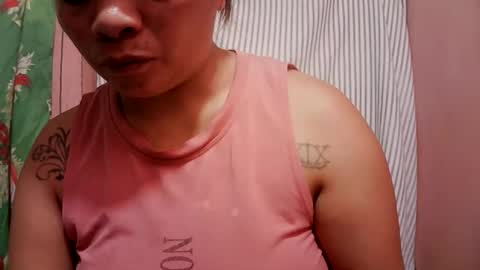 Snapshot of naughtymom_33 chatting on April 14, 8:48 pm naughtymom_33 online show from April 14, 8:48 pm