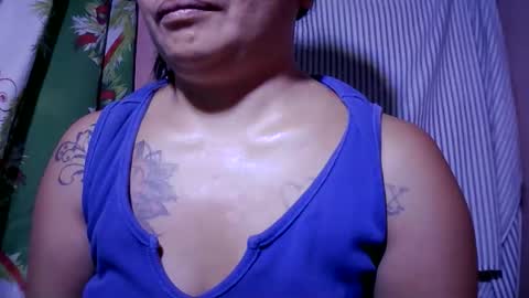 Snapshot of naughtymom_33 chatting on May 7, 8:47 pm naughtymom_33 online show from May 7, 8:47 pm