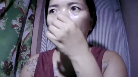 Snapshot of naughtymom_33 chatting on May 9, 9:31 pm naughtymom_33 online show from May 9, 9:31 pm