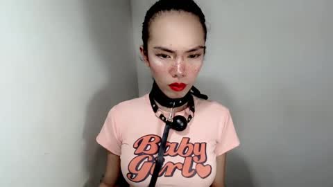 naughtypetiteangel online show from November 25, 9:48 pm