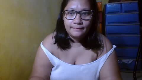 Snapshot of naughtypinay08 chatting on October 22, 8:08 pm juls online show from October 22, 8:08 pm