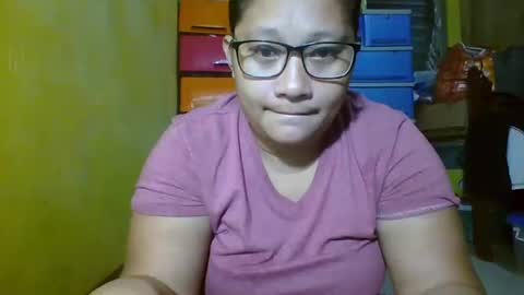 Snapshot of naughtypinay08 chatting on January 6, 1:37 pm juls online show from January 6, 1:37 pm