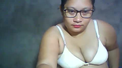 Snapshot of naughtypinay08 chatting on February 25, 6:01 am juls online show from February 25, 6:01 am