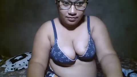 Snapshot of naughtypinay08 chatting on March 9, 6:06 am juls online show from March 9, 6:06 am