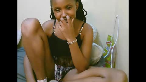 naughtyqueen online show from November 10, 11:48 pm