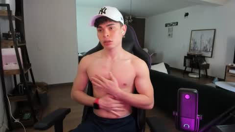 Alejoo twink online show from March 19, 9:30 pm