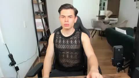 Alejoo twink online show from April 8, 7:58 pm