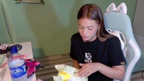 Snapshot of naugthy_muse chatting on January 11, 1:43 am sabrina online show from January 11, 1:43 am