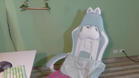 Snapshot of naugthy_muse chatting on January 17, 2:38 am sabrina online show from January 17, 2:38 am