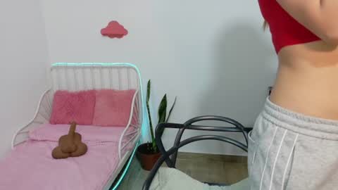 Snapshot of naugthy_muse chatting on July 2, 4:40 am sabrina online show from July 2, 4:40 am