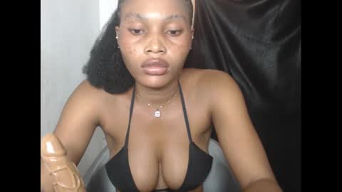 Snapshot of nautyslimfit chatting on December 3, 10:50 am nautyslimfit online show from December 3, 10:50 am