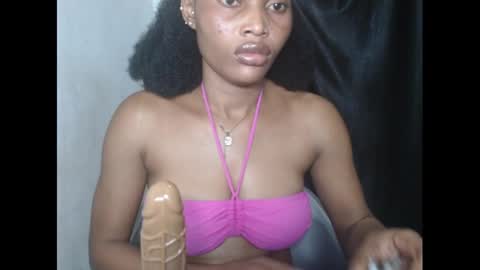 Snapshot of nautyslimfit chatting on December 5, 7:05 am nautyslimfit online show from December 5, 7:05 am