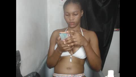 Snapshot of nautyslimfit chatting on December 7, 4:09 am nautyslimfit online show from December 7, 4:09 am