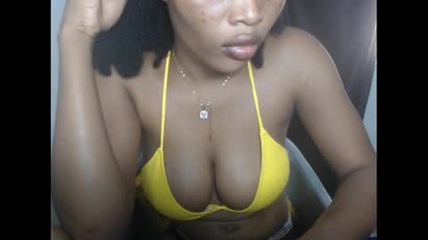 Snapshot of nautyslimfit chatting on December 9, 10:11 am nautyslimfit online show from December 9, 10:11 am