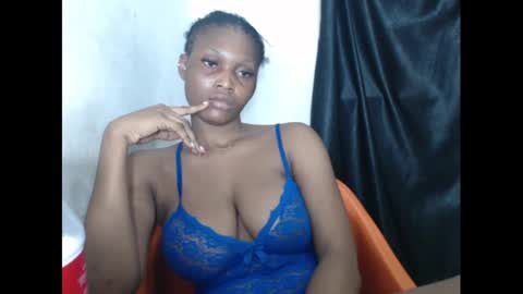 Snapshot of nautyslimfit chatting on March 10, 7:21 am nautyslimfit online show from March 10, 7:21 am