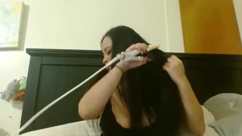 Mimi is dope    online show from December 16, 2:27 am