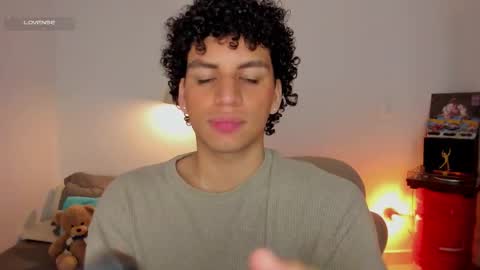 Snapshot of naxttan chatting on December 17, 4:35 pm Natan online show from December 17, 4:35 pm