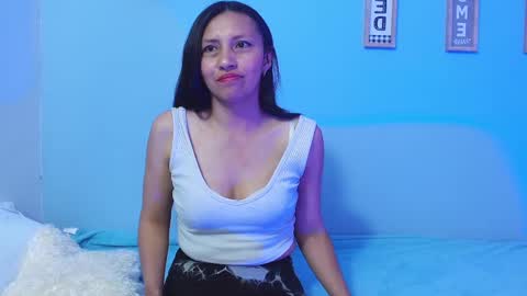Snapshot of naya_10 chatting on September 22, 10:23 pm naya_10 online show from September 22, 10:23 pm