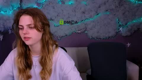 Snapshot of naya_may chatting on March 15, 10:10 am Naya online show from March 15, 10:10 am