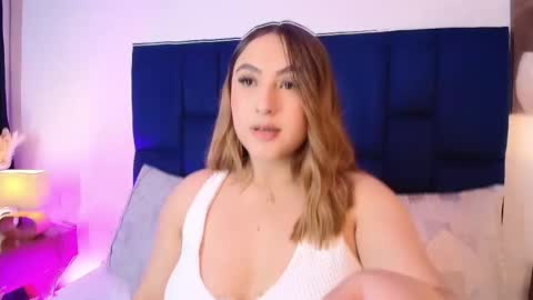 Snapshot of naya_velbet chatting on February 10, 1:32 am naya_velbet online show from February 10, 1:32 am