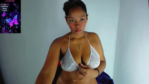Snapshot of nayeisi_nicol chatting on September 18, 4:36 am nayeisi_nicol online show from September 18, 4:36 am
