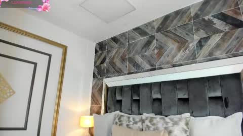    online show from February 28, 11:33 am