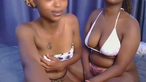 Snapshot of naylah18 chatting on October 2, 4:52 am Britney online show from October 2, 4:52 am