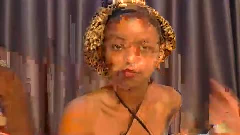 Snapshot of naylah18 chatting on October 19, 3:51 am Britney online show from October 19, 3:51 am