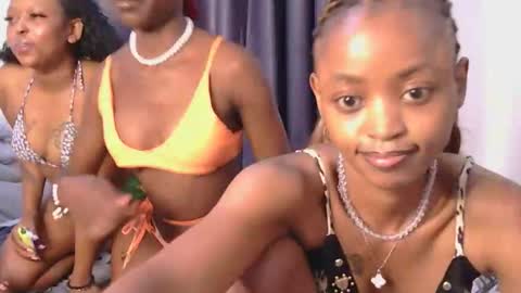 Snapshot of naylah18 chatting on January 8, 5:04 pm Britney online show from January 8, 5:04 pm