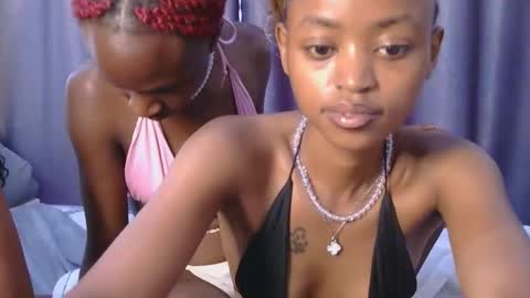 Snapshot of naylah18 chatting on January 10, 5:20 am Britney online show from January 10, 5:20 am