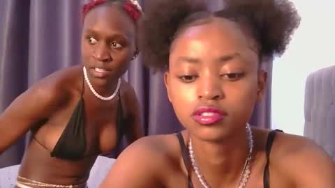 Snapshot of naylah18 chatting on February 6, 4:39 am Britney online show from February 6, 4:39 am