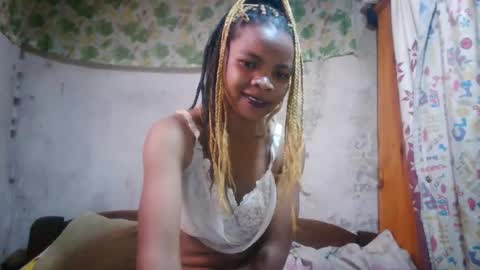 Nayla online show from June 29, 8:53 am