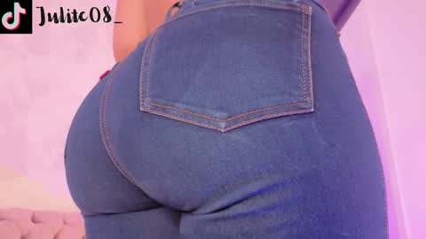 Juli  online show from January 6, 12:13 pm