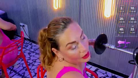 nazly_bigass online show from February 15, 7:10 pm