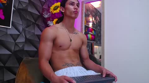 Snapshot of nazper_ chatting on December 31, 6:35 pm Nazper online show from December 31, 6:35 pm