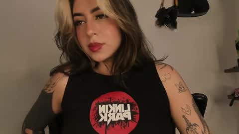 Snapshot of nazzz10 chatting on March 9, 1:37 pm nazzz10 online show from March 9, 1:37 pm