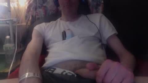 Snapshot of nchugecock chatting on April 5, 8:00 am NcHugeCock online show from April 5, 8:00 am