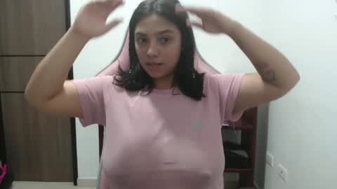 Snapshot of nebyula_star chatting on December 3, 1:24 am Nebyula online show from December 3, 1:24 am