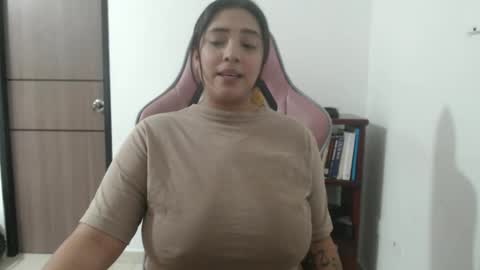 Snapshot of nebyula_star chatting on February 19, 6:15 pm Nebyula online show from February 19, 6:15 pm