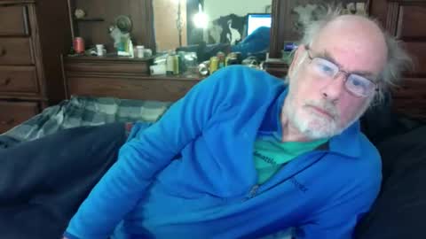 Snapshot of nedddludd chatting on May 2, 11:32 pm nedddludd online show from May 2, 11:32 pm
