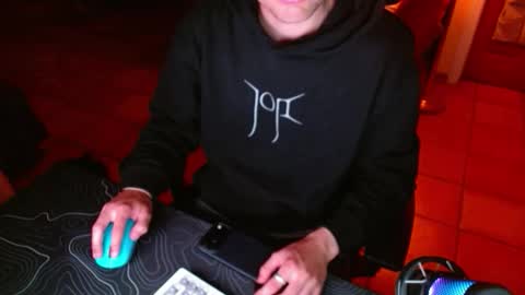 tootired online show from April 3, 6:22 am