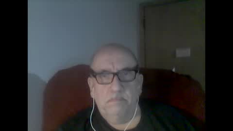 Snapshot of needlesslove chatting on February 17, 12:21 am Tom online show from February 17, 12:21 am