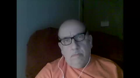 Snapshot of needlesslove chatting on November 23, 11:15 pm Tom online show from November 23, 11:15 pm