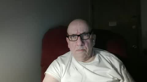 Snapshot of needlesslove chatting on February 21, 1:39 am Tom online show from February 21, 1:39 am