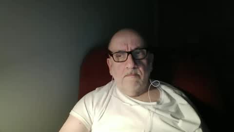 Snapshot of needlesslove chatting on March 22, 12:14 am Tom online show from March 22, 12:14 am