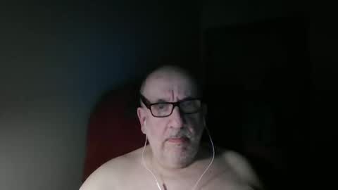 Snapshot of needlesslove chatting on March 29, 1:27 am Tom online show from March 29, 1:27 am