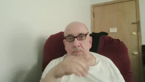 Snapshot of needlesslove chatting on June 27, 6:35 pm Tom online show from June 27, 6:35 pm