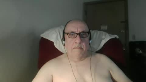 Snapshot of needlesslove chatting on July 2, 12:43 am Tom online show from July 2, 12:43 am